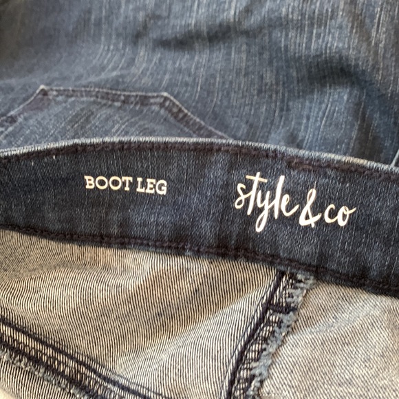 NWT style & Co plus size 18 W bootleg jeans - Picture 3 of 7